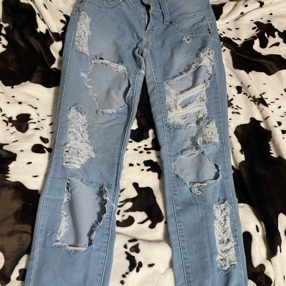 Ripped skinny jeans